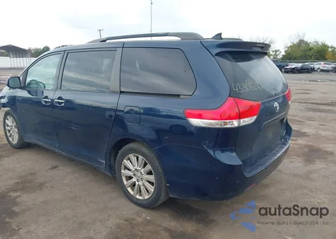 2011 Toyota Sienna Xle z USA, uszkodzony, nr VIN 5TDDK3DC1BS019352